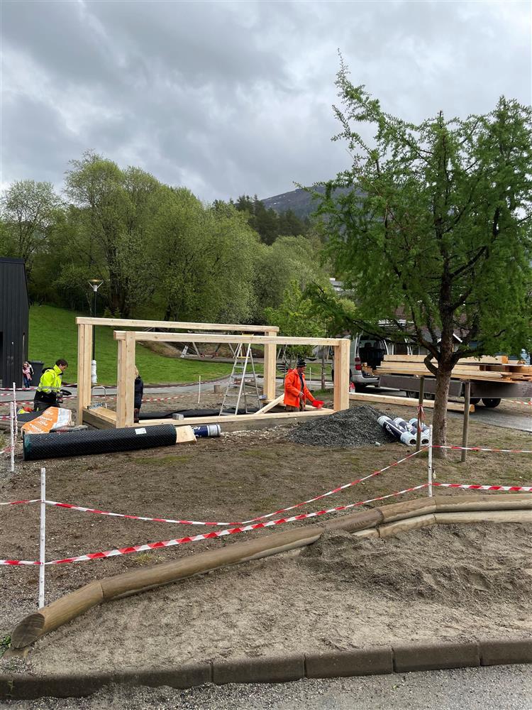 Takoverbygg blir til - Klikk for stort bilete